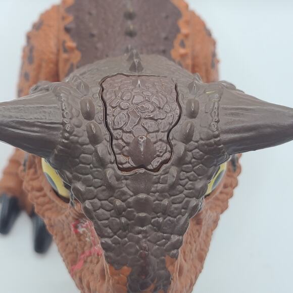 Jurassic World Wild Chompin Carnotaurus Toro Dinosaur Action Figure Cretaceous - Picture 3 of 11